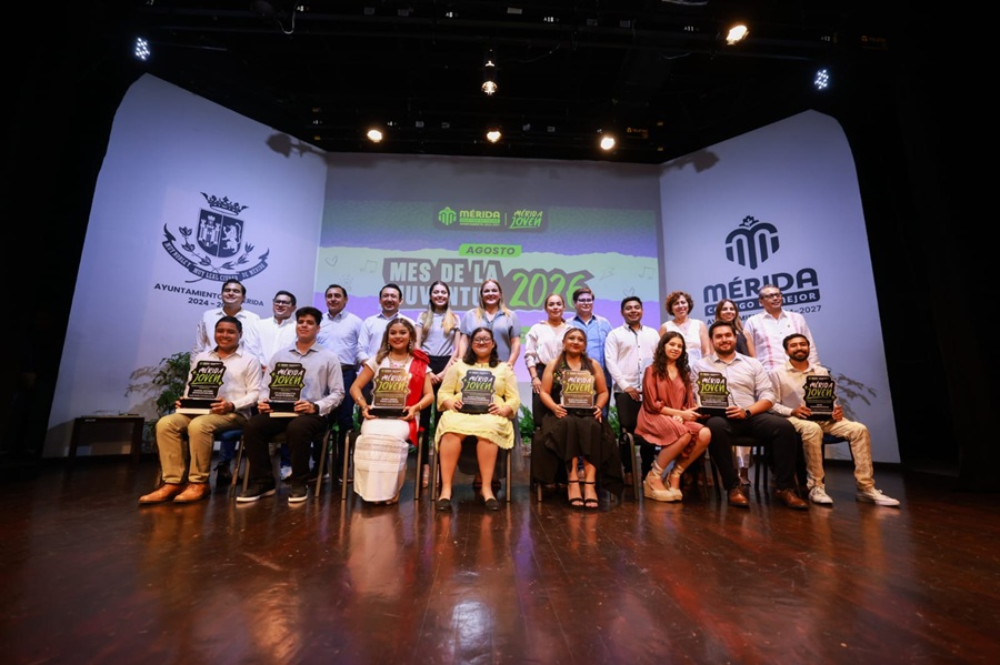 Cecilia Patrón reconoce el talento y liderazgo de las juventudes en Mérida 