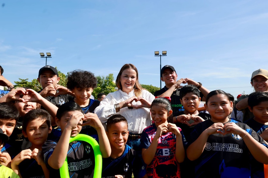 Cecilia Patrón entrega un parque remodelado con diseño participativo en Ciudad Caucel