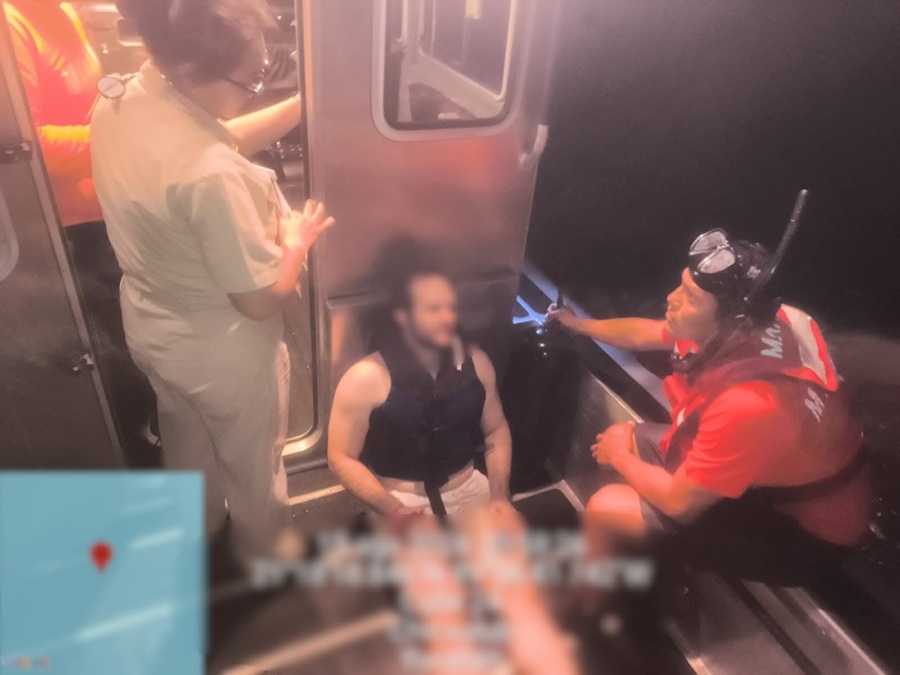 Rescatan a un hombre que quedó a la deriva en una moto acuática