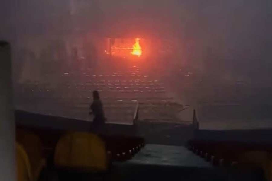 Comando armado incendia el ring para una función de boxeo de influencers