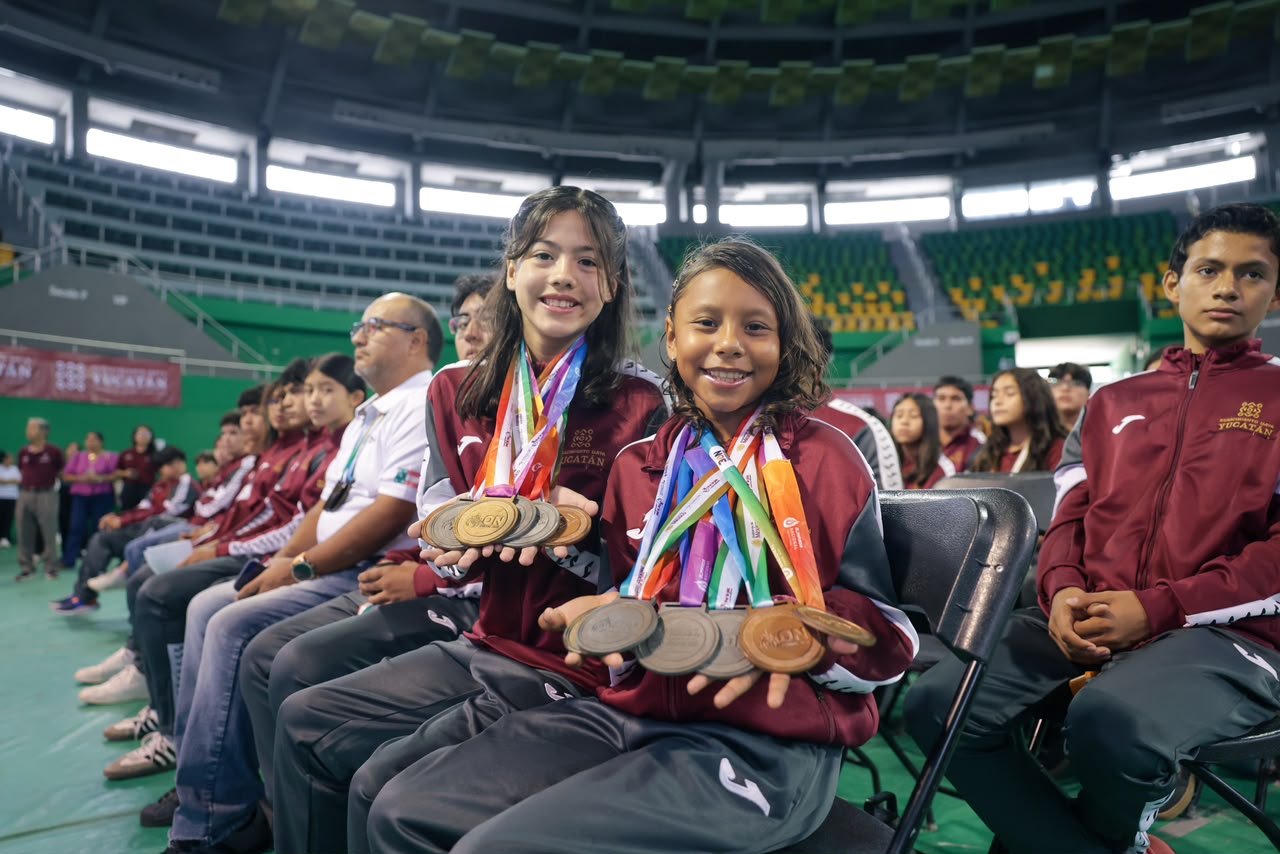 Renacimiento Maya reconoce talento de sus jóvenes deportistas de alto rendimiento con estímulos por 5.8 mdp 