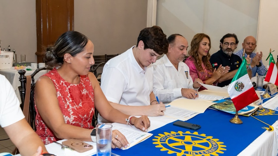 DIF Mérida y Club Rotario Itzaes suman esfuerzos en beneficio de las familias meridanas