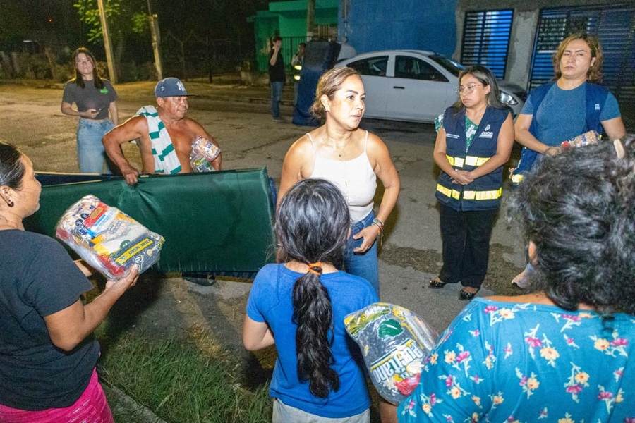 Ayuntamiento de Mérida atiende a familias afectadas por incendio en asentamiento del sur de la ciudad