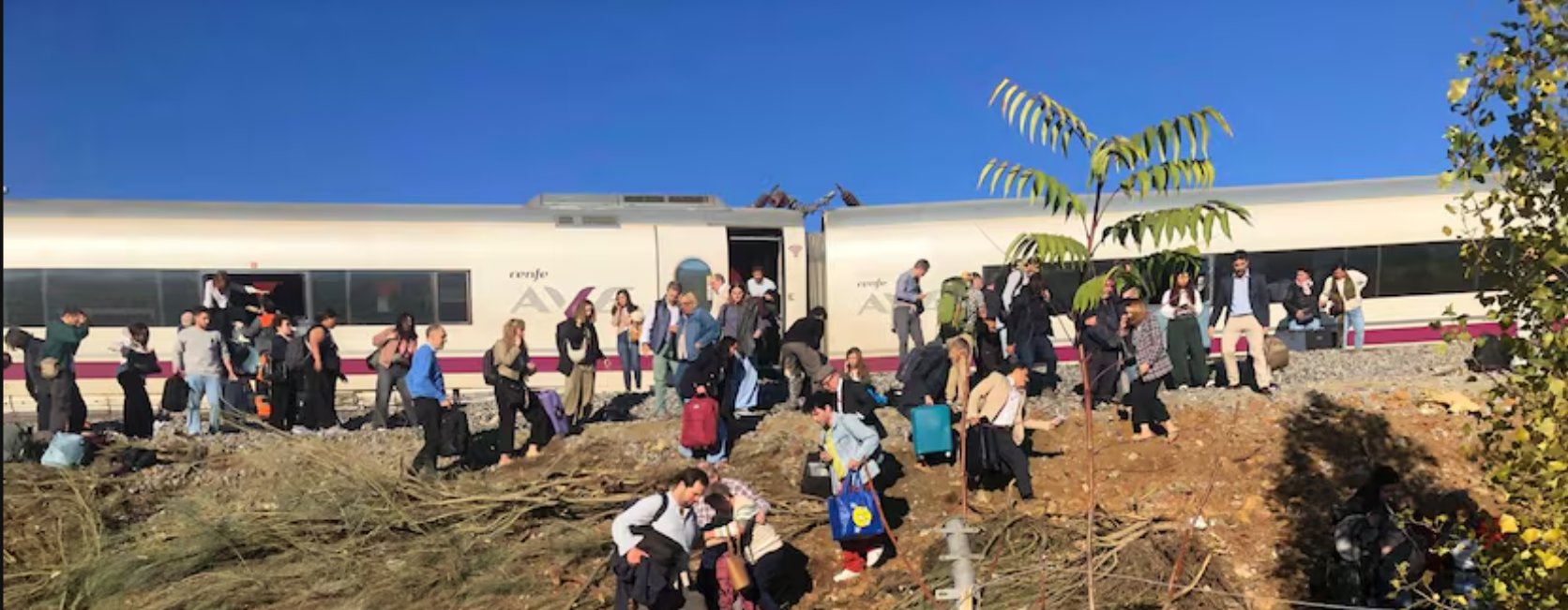 Al menos 50 muertos tras choque de trenes en España