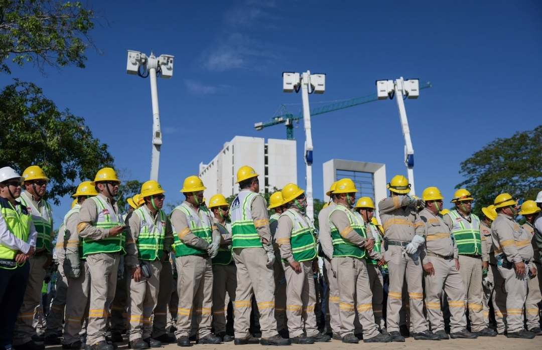 Llegan: 250 especialistas de la CFE a Yucatán para prevenir apagones 