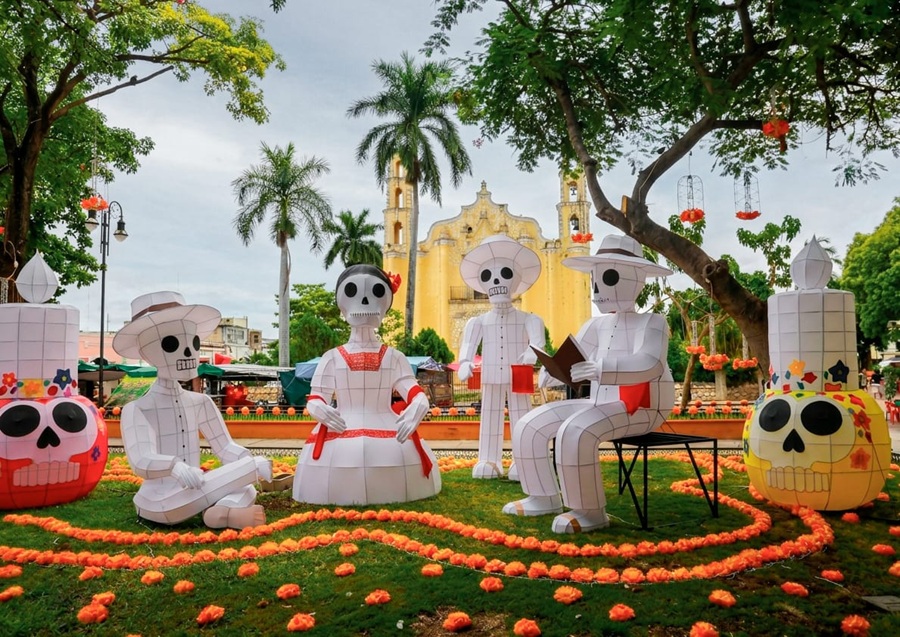 Ánimas iluminadas toma forma en el parque de San Juan
