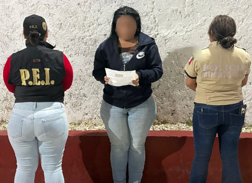 Detenida otra vez mujer que vende autos chuecos a través Facebook Marketplace…de nuevo ya está libre