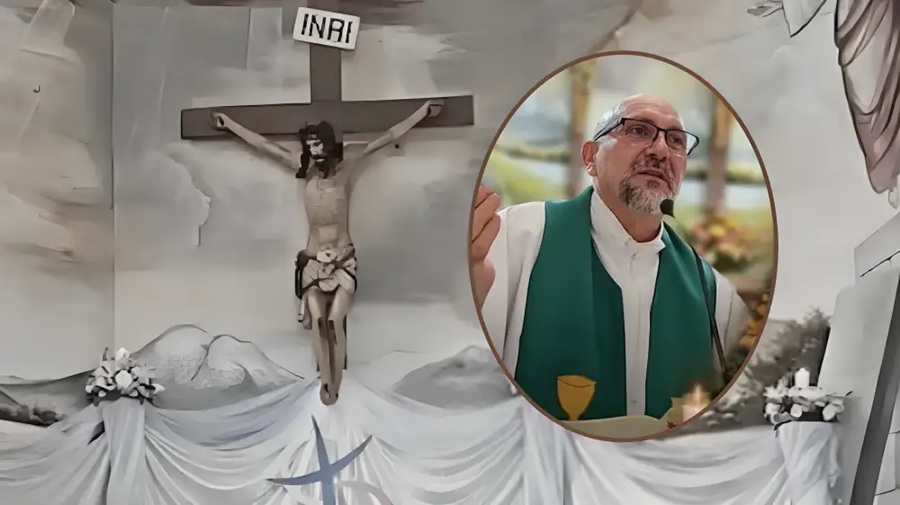 Muere sacerdote en plena misa tras caerle una cruz