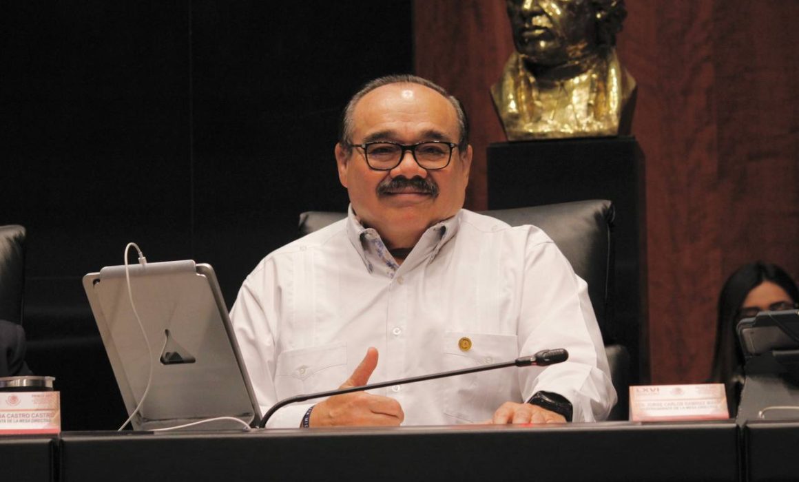 El Senador yucateco Jorge Carlos Ramírez Marín quiere trato VIP en el aeropierto